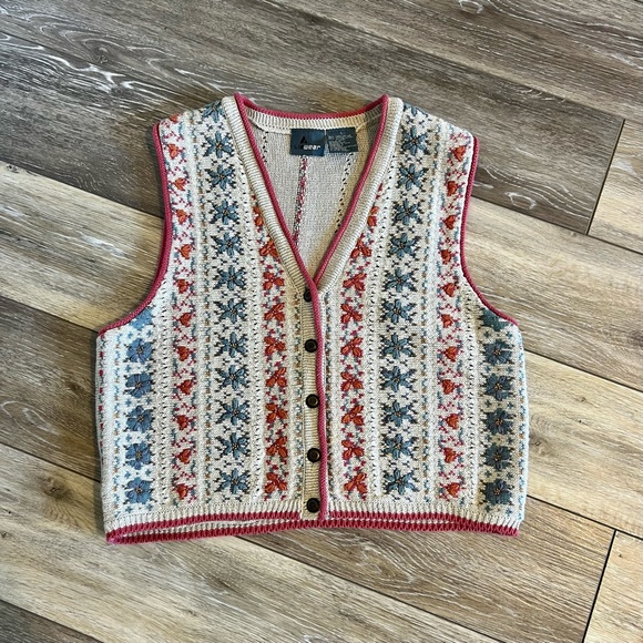 Lizwear Jackets & Blazers - Vintage Lizwear floral embroidered button down linen cotton vest